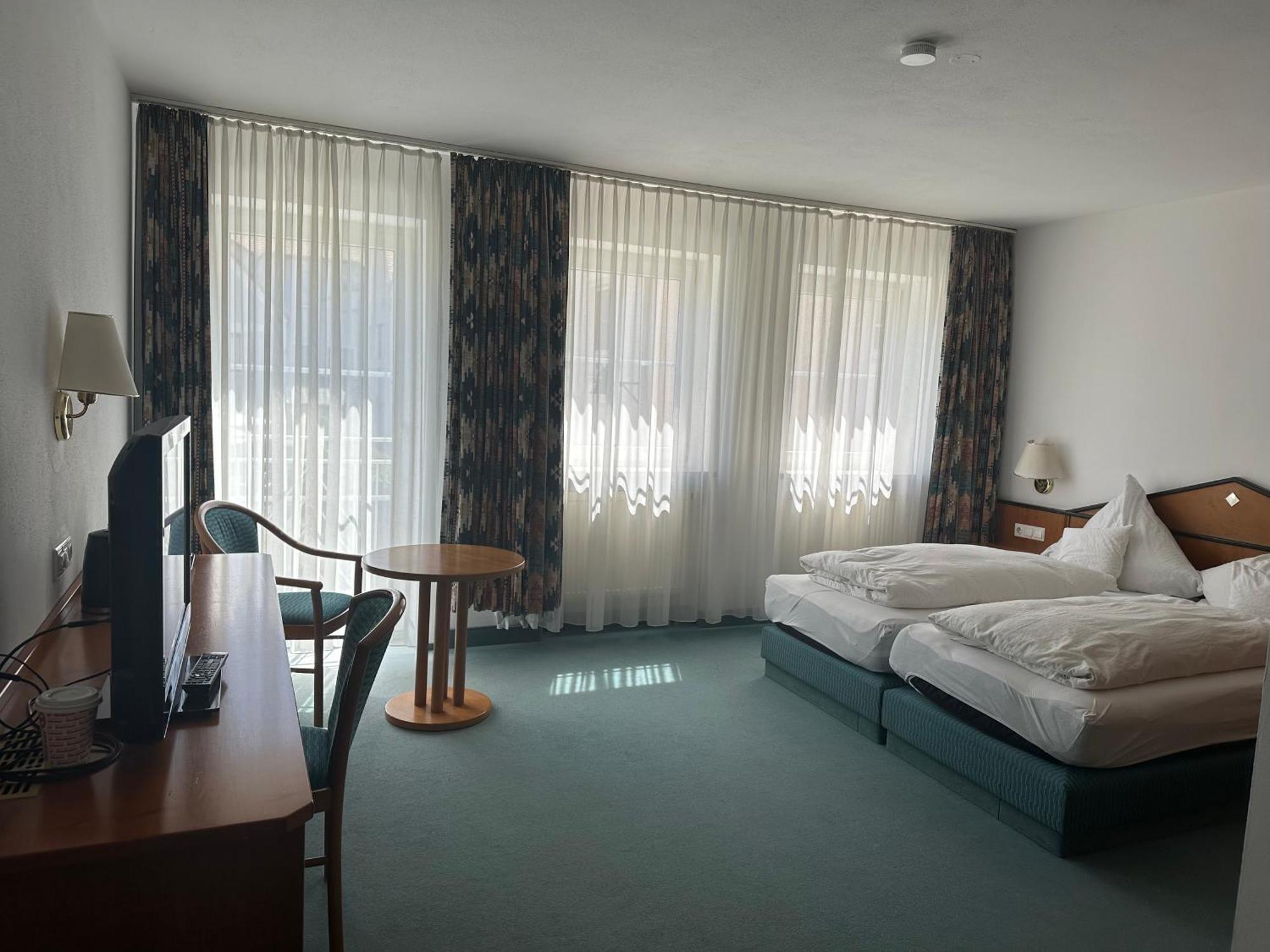 St Hotel Reichertshofen エクステリア 写真